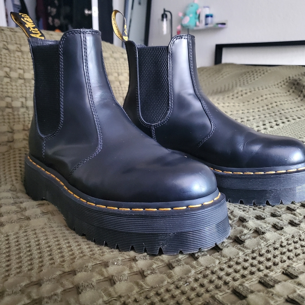 Dr. Martens Platform Chelsea Boot - US W Size 9 "2976 Quad"